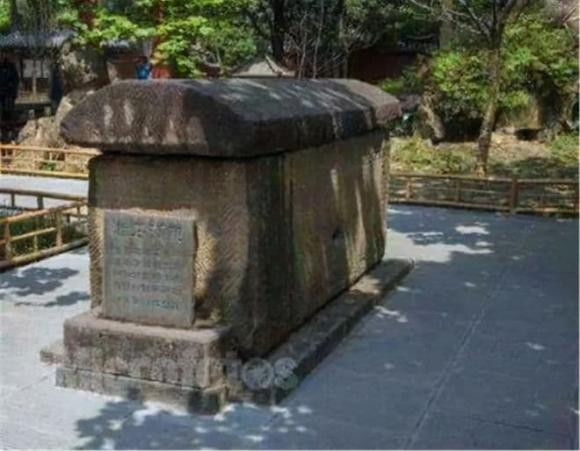 Mộ Gia Cát Lượng được đào lên, cảnh tượng bên trong gây chấn động - Hình 3 Mo Gia Cat Luong duoc dao len, canh tuong ben trong gay chan dong-Hinh-3