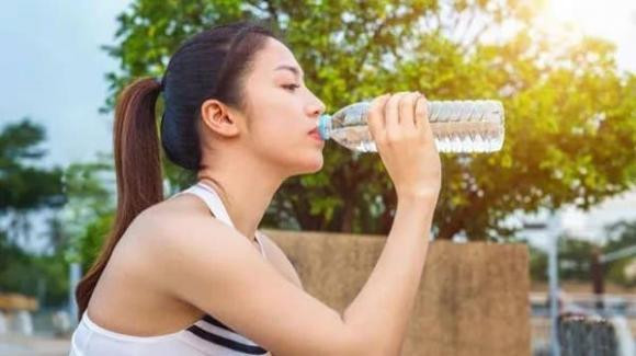 3 triệu chứng xuất hiện sau uống nước cho thấy tuổi thọ không quá dài 3 trieu chung xuat hien sau uong nuoc cho thay tuoi tho khong qua dai
