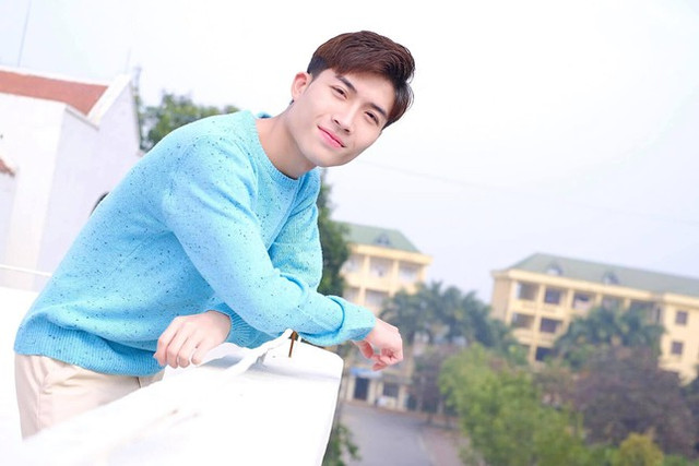 Truy lùng "Anh hàng xóm" đẹp trai, tốt bụng mùa dịch là ai? - Hình 5 Truy lung