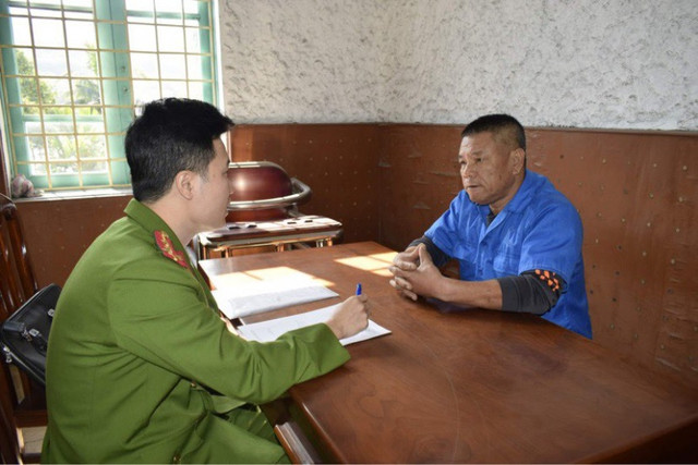 Thêm đối tượng bị bắt trong đường dây khai thác đất ở Quảng Ninh - Hình 2 Them doi tuong bi bat trong duong day khai thac dat o Quang Ninh-Hinh-2