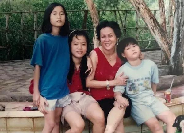 Em gái Lâm Vỹ Dạ đẹp hơn chị, sao y mẹ là Á hậu một thời - Hình 6 Em gai Lam Vy Da dep hon chi, sao y me la A hau mot thoi-Hinh-6