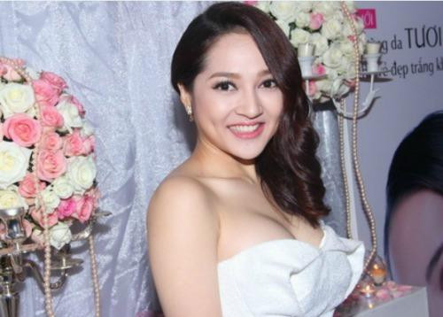 Bảo Anh liên tiếp lộ vòng 1 phẳng lỳ, vẻ sexy ngày xưa đâu rồi? - Hình 11 Bao Anh lien tiep lo vong 1 phang ly, ve sexy ngay xua dau roi?-Hinh-11