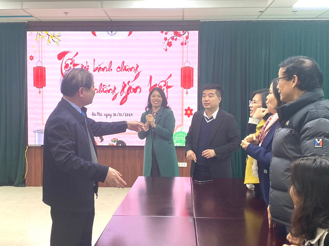 Tố chức gói bánh chưng nhân dịp Tết Giáp Thìn 2024 To chuc goi banh chung nhan dip Tet Giap Thin 2024