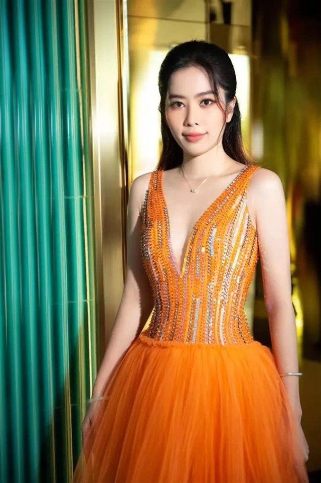 Bạn trai Nam Em từng nợ 120 tỷ Ban trai Nam Em tung no 120 ty