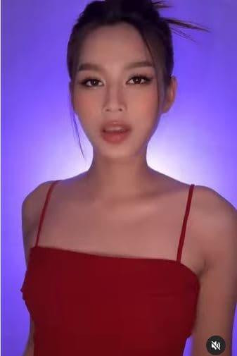 Đỗ Thị Hà lộ mặt mộc khiến người xem đứng hình vài giây - Hình 4 Do Thi Ha lo mat moc khien nguoi xem dung hinh vai giay-Hinh-4