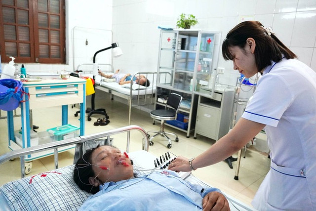 Người phụ nữ 47 tuổi bị méo miệng sau khi ngủ phòng điều hòa Nguoi phu nu 47 tuoi bi meo mieng sau khi ngu phong dieu hoa