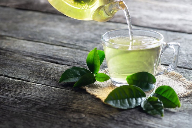 Loại trà thảo mộc giúp giảm viêm, làm mát cơ thể ngày nắng nóng Loai tra thao moc giup giam viem, lam mat co the ngay nang nong