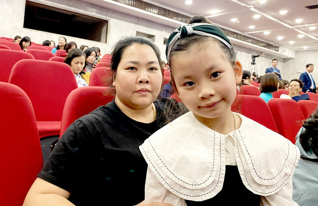Tôn vinh, tri ân nữ cán bộ, đoàn viên Công đoàn Thủ đô xuất sắc - Hình 11 Ton vinh, tri an nu can bo, doan vien Cong doan Thu do xuat sac-Hinh-11