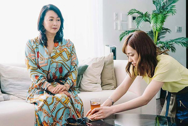 Mẹ chồng ra sức miệt thị nhan sắc con dâu Me chong ra suc miet thi nhan sac con dau