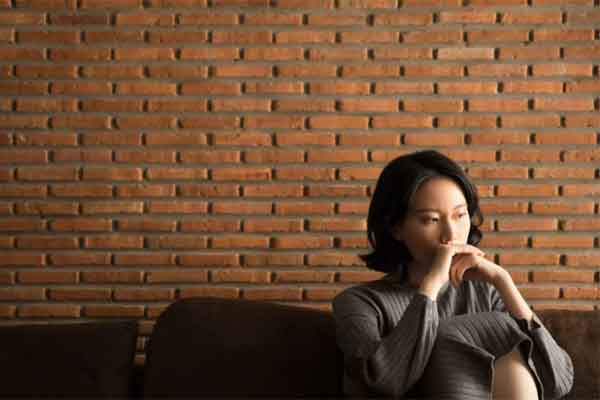 Bỏ nhà đi 3 năm, ngày về chồng quỳ xuống khóc xin lỗi tôi Bo nha di 3 nam, ngay ve chong quy xuong khoc xin loi toi