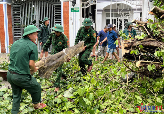Cách các tỉnh miền Trung gồng mình chống bão, giảm tối đa thiệt hại - Hình 4 Cach cac tinh mien Trung gong minh chong bao, giam toi da thiet hai-Hinh-4