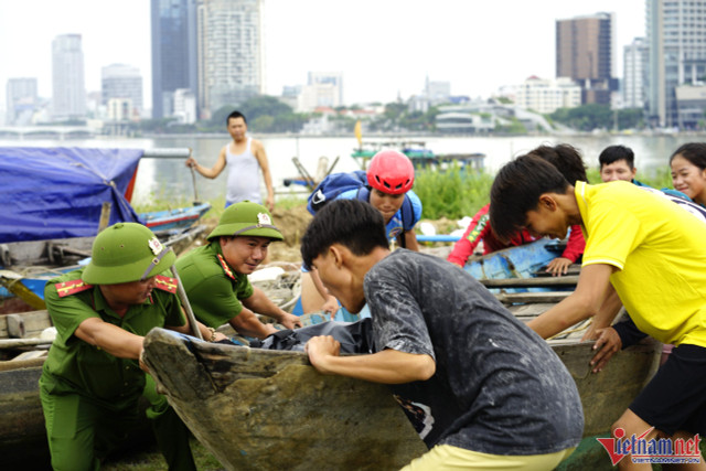 Cách các tỉnh miền Trung gồng mình chống bão, giảm tối đa thiệt hại Cach cac tinh mien Trung gong minh chong bao, giam toi da thiet hai