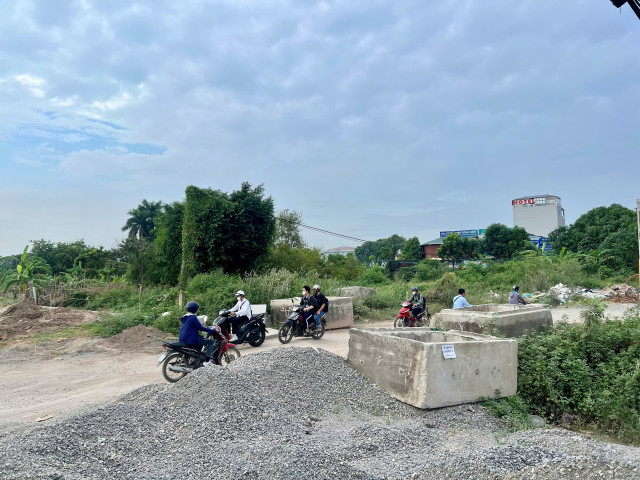Đâm vào cống đường Vành đai 3,5, nam thanh niên tử vong - Hình 5 Dam vao cong duong Vanh dai 3,5, nam thanh nien tu vong-Hinh-5