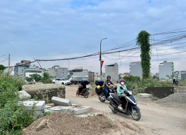 Đâm vào cống đường Vành đai 3,5, nam thanh niên tử vong - Hình 4 Dam vao cong duong Vanh dai 3,5, nam thanh nien tu vong-Hinh-4