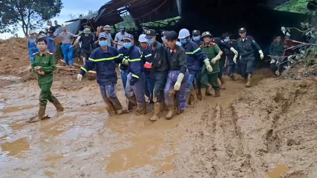 Nạn nhân thứ tư vụ sạt lở tại Hà Giang được tìm thấy thi thể Nan nhan thu tu vu sat lo tai Ha Giang duoc tim thay thi the