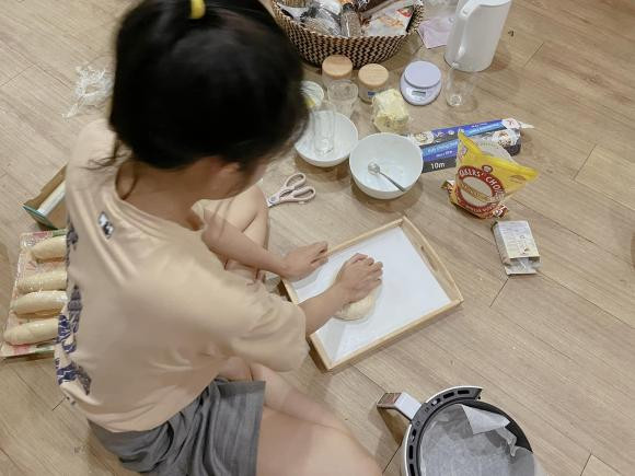 Gần 3 giờ sáng, vợ Phan Mạnh Quỳnh vẫn tức chồng không ngủ được - Hình 2 Gan 3 gio sang, vo Phan Manh Quynh van tuc chong khong ngu duoc-Hinh-2