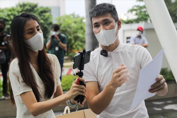 Phía Thủy Tiên bác tin nợ 17 tỷ, trả hết sau đợt từ thiện Phia Thuy Tien bac tin no 17 ty, tra het sau dot tu thien