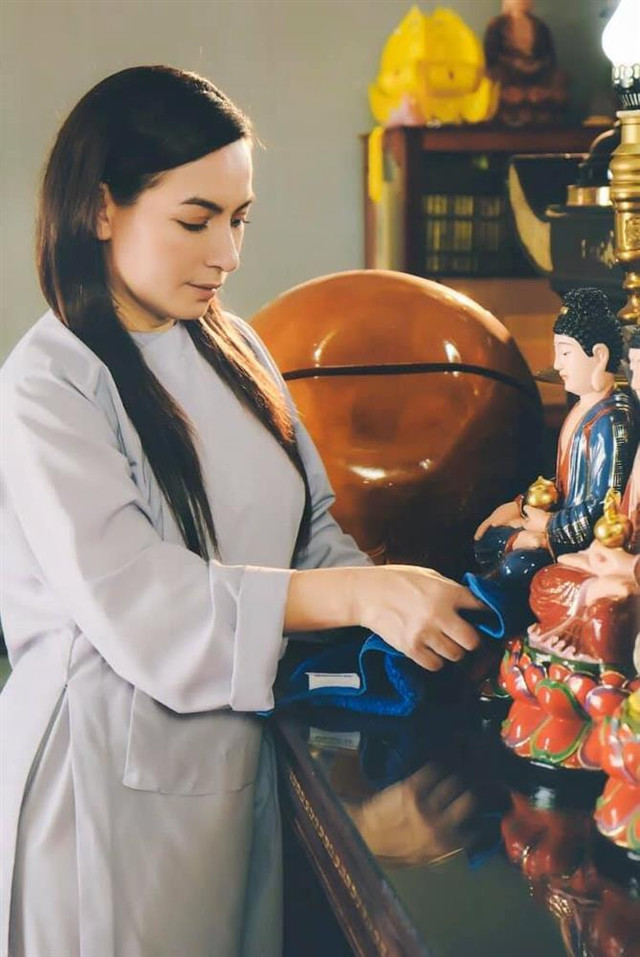 Đại diện Phi Nhung thông báo nữ ca sĩ đang tiến triển khả quan - Hình 2 Dai dien Phi Nhung thong bao nu ca si dang tien trien kha quan-Hinh-2