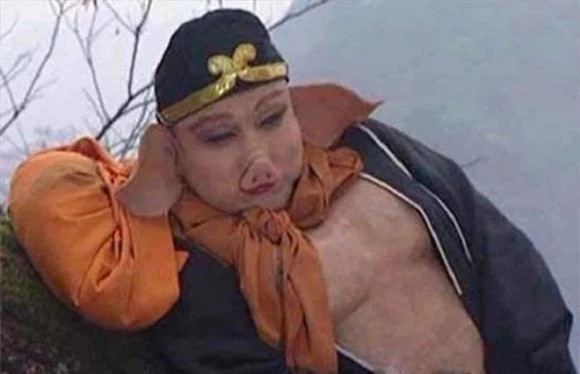 Trư Bát Giới vẫn xử tử nữ yêu quái xinh đẹp dù rất... mê Tru Bat Gioi van xu tu nu yeu quai xinh dep du rat... me
