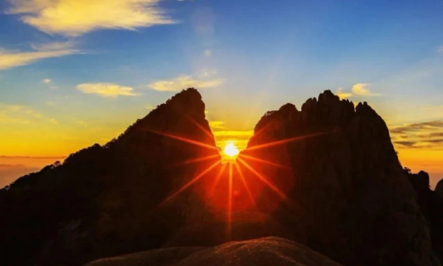 Ngắm bình minh 3 lần/ngày tại ngôi làng kỳ lạ nhất thế giới Ngam binh minh 3 lan/ngay tai ngoi lang ky la nhat the gioi