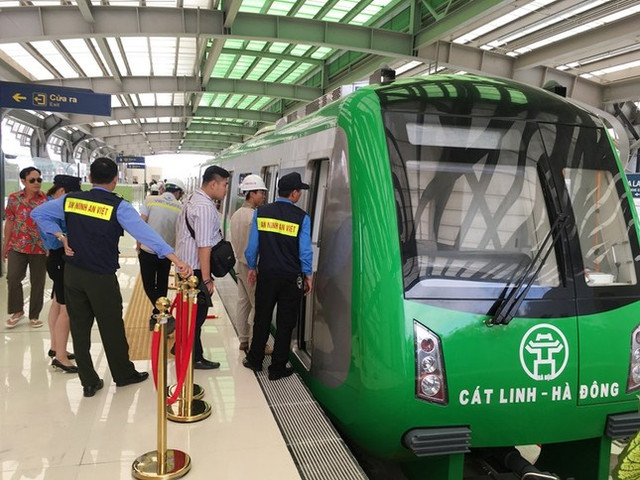 Tàu Cát Linh - Hà Đông lập kỷ lục mới với gần 56.000 khách ngày 2/9 Tau Cat Linh - Ha Dong lap ky luc moi voi gan 56.000 khach ngay 2/9