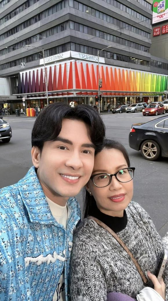 Khung ảnh hiếm hoi Đan Trường hội ngộ Cẩm Ly, dân mạng xuýt xoa - Hình 3 Khung anh hiem hoi Dan Truong hoi ngo Cam Ly, dan mang xuyt xoa-Hinh-3