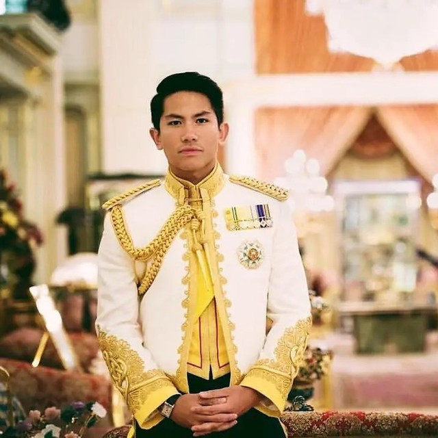 Nhìn lại tin đồn Hoàng tử Brunei sang Việt Nam tuyển vợ gây xôn xao - Hình 4 Nhin lai tin don Hoang tu Brunei sang Viet Nam tuyen vo gay xon xao-Hinh-4