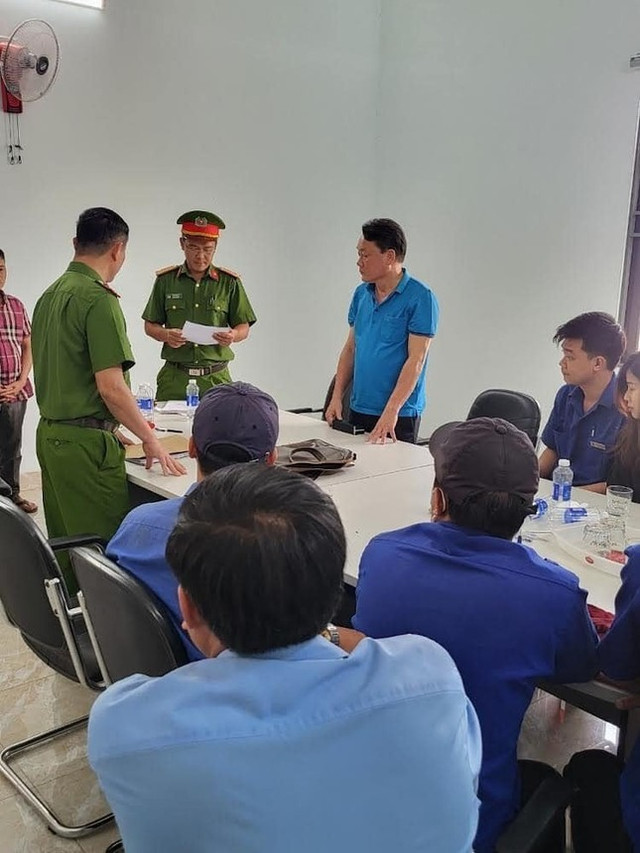 Bắt hai lãnh đạo trung tâm đăng kiểm ở Gia Lai Bat hai lanh dao trung tam dang kiem o Gia Lai