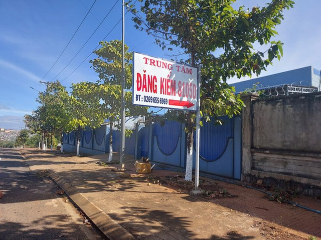 Bắt hai lãnh đạo trung tâm đăng kiểm ở Gia Lai - Hình 2 Bat hai lanh dao trung tam dang kiem o Gia Lai-Hinh-2