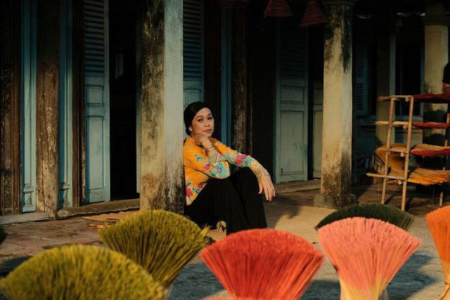 Bình luận trái chiều về vai giả gái của Hoài Linh - Hình 3 Binh luan trai chieu ve vai gia gai cua Hoai Linh-Hinh-3