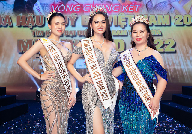 Người đẹp 36 tuổi đăng quang Hoa hậu Quý bà Việt Nam 2022 - Hình 4 Nguoi dep 36 tuoi dang quang Hoa hau Quy ba Viet Nam 2022-Hinh-4