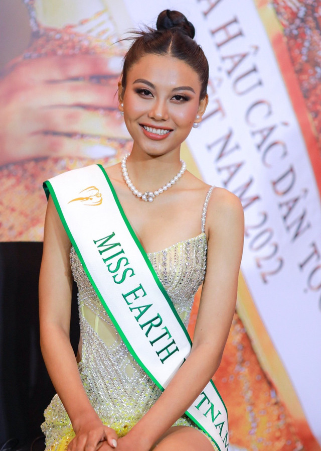 Trương Ngọc Ánh dừng chức Tổng giám đốc, nói về ồn ào "quỵt" tiền Truong Ngoc Anh dung chuc Tong giam doc, noi ve on ao