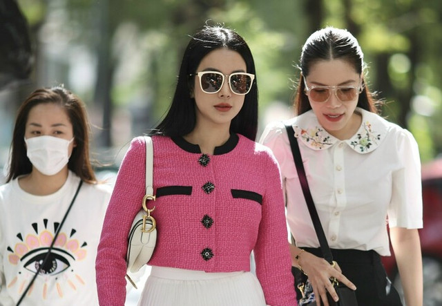 Diệp Lâm Anh khóc như mưa sau phiên tòa ly hôn Đức Phạm Diep Lam Anh khoc nhu mua sau phien toa ly hon Duc Pham