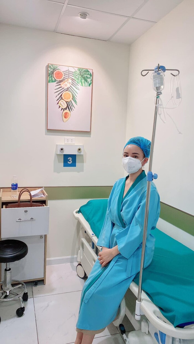 Ca sĩ Vy Oanh phẫu thuật tuyến giáp - Hình 2 Ca si Vy Oanh phau thuat tuyen giap-Hinh-2