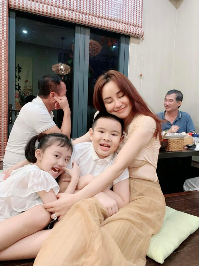Ca sĩ Vy Oanh phẫu thuật tuyến giáp - Hình 3 Ca si Vy Oanh phau thuat tuyen giap-Hinh-3