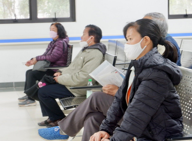 Hà Nội rét đậm đột ngột, dự báo số người khám bệnh gia tăng - Hình 5 Ha Noi ret dam dot ngot, du bao so nguoi kham benh gia tang-Hinh-5