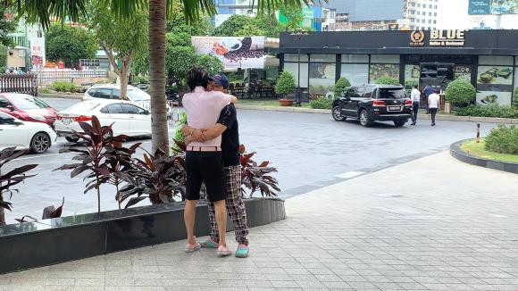 Hoài Lâm lộ diện thời gian ở ẩn, phát tướng thấy rõ - Hình 2 Hoai Lam lo dien thoi gian o an, phat tuong thay ro-Hinh-2