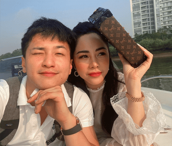 Vừa cầu hôn, Huỳnh Anh giục Bạch Lan Phương đăng ký kết hôn - Hình 3 Vua cau hon, Huynh Anh giuc Bach Lan Phuong dang ky ket hon-Hinh-3