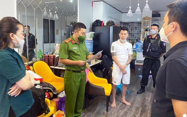 Lật tẩy sới bạc online xuyên quốc gia: Vỡ tan mộng ảo - Hình 2 Lat tay soi bac online xuyen quoc gia: Vo tan mong ao-Hinh-2