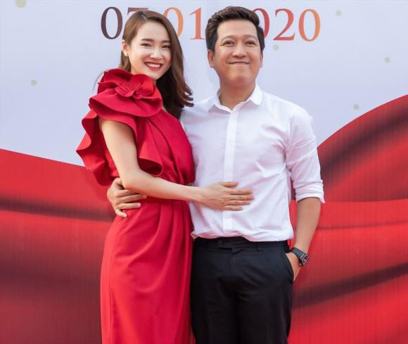 Trường Giang vì sao lại vượt được thị phi để hạnh phúc bên Nhã Phương? Truong Giang vi sao lai vuot duoc thi phi de hanh phuc ben Nha Phuong?