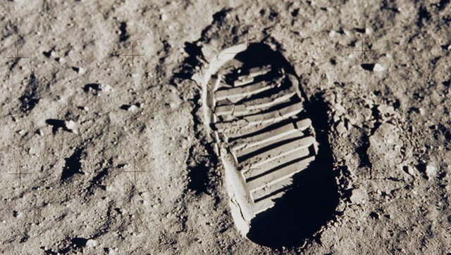 Số phận kỳ lạ của túi bụi Mặt Trăng tàu Apollo 11 mang về - Hình 4 So phan ky la cua tui bui Mat Trang tau Apollo 11 mang ve-Hinh-4