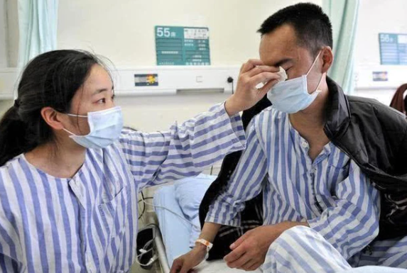 Hai vợ chồng ung thư gan, thủ phạm trong bữa cơm hàng ngày Hai vo chong ung thu gan, thu pham trong bua com hang ngay