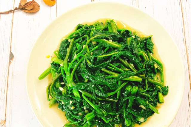 Xào rau muống cho thêm thứ này, đảm bảo rau xào xanh bóng - Hình 5 Xao rau muong cho them thu nay, dam bao rau xao xanh bong-Hinh-5