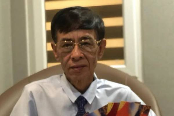 Hoàng Nhuận Cầm trong mắt NSND Tự Long, MC Thảo Vân Hoang Nhuan Cam trong mat NSND Tu Long, MC Thao Van