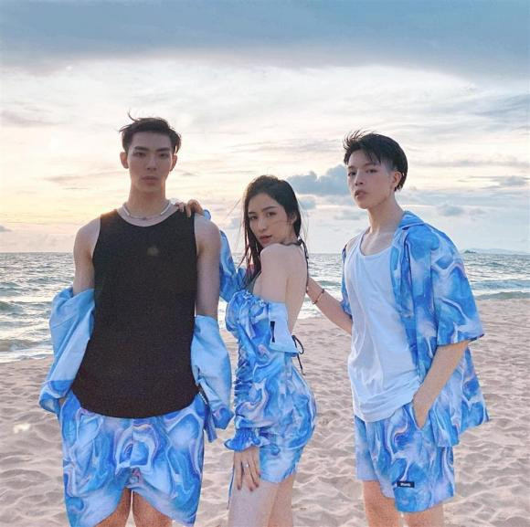 Gia đình Hoa dâm bụt gây hoang mang bởi giống nhau bất ngờ - Hình 6 Gia dinh Hoa dam but gay hoang mang boi giong nhau bat ngo-Hinh-6