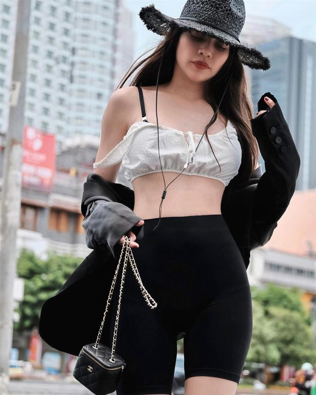 Hồ Ngọc Hà lên đồ hỏng được khen, nhưng học theo dễ thảm họa! - Hình 3 Ho Ngoc Ha len do hong duoc khen, nhung hoc theo de tham hoa!-Hinh-3
