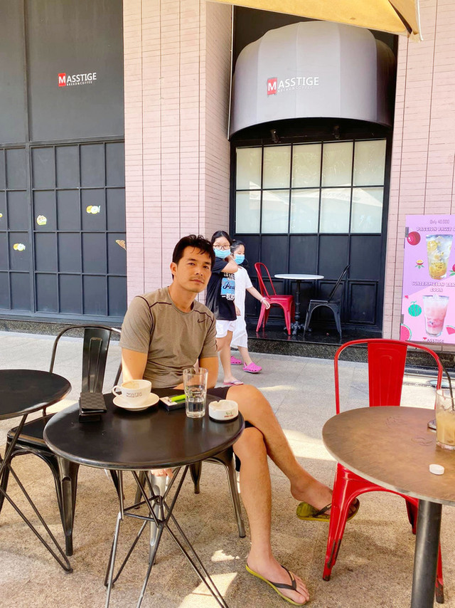 Quách Ngọc Ngoan gầy rộc, giảm gần 10kg sau chia tay Phượng Chanel Quach Ngoc Ngoan gay roc, giam gan 10kg sau chia tay Phuong Chanel