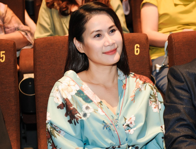 Thân Thúy Hà lên tiếng về tin giật vai diễn của Yến Nhi Than Thuy Ha len tieng ve tin giat vai dien cua Yen Nhi