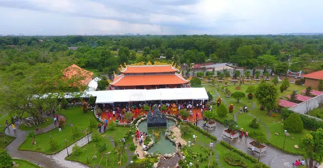 Thú chơi Hoài Linh: Đong kim cương bằng lon, "ngửi" trầm hương chục tỷ - Hình 11 Thu choi Hoai Linh: Dong kim cuong bang lon,