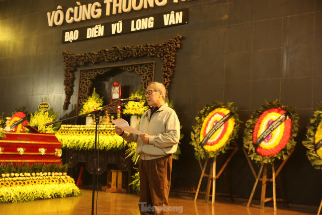 NSND Thu Hà, NSƯT Tất Bình tiễn biệt đạo diễn "Biệt động Sài Gòn" - Hình 9 NSND Thu Ha, NSUT Tat Binh tien biet dao dien